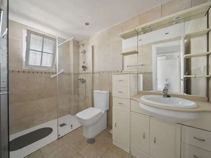 Modern 1-Bedroom Apartment with Stunning Sea, Pool & Garden Views – Montemar