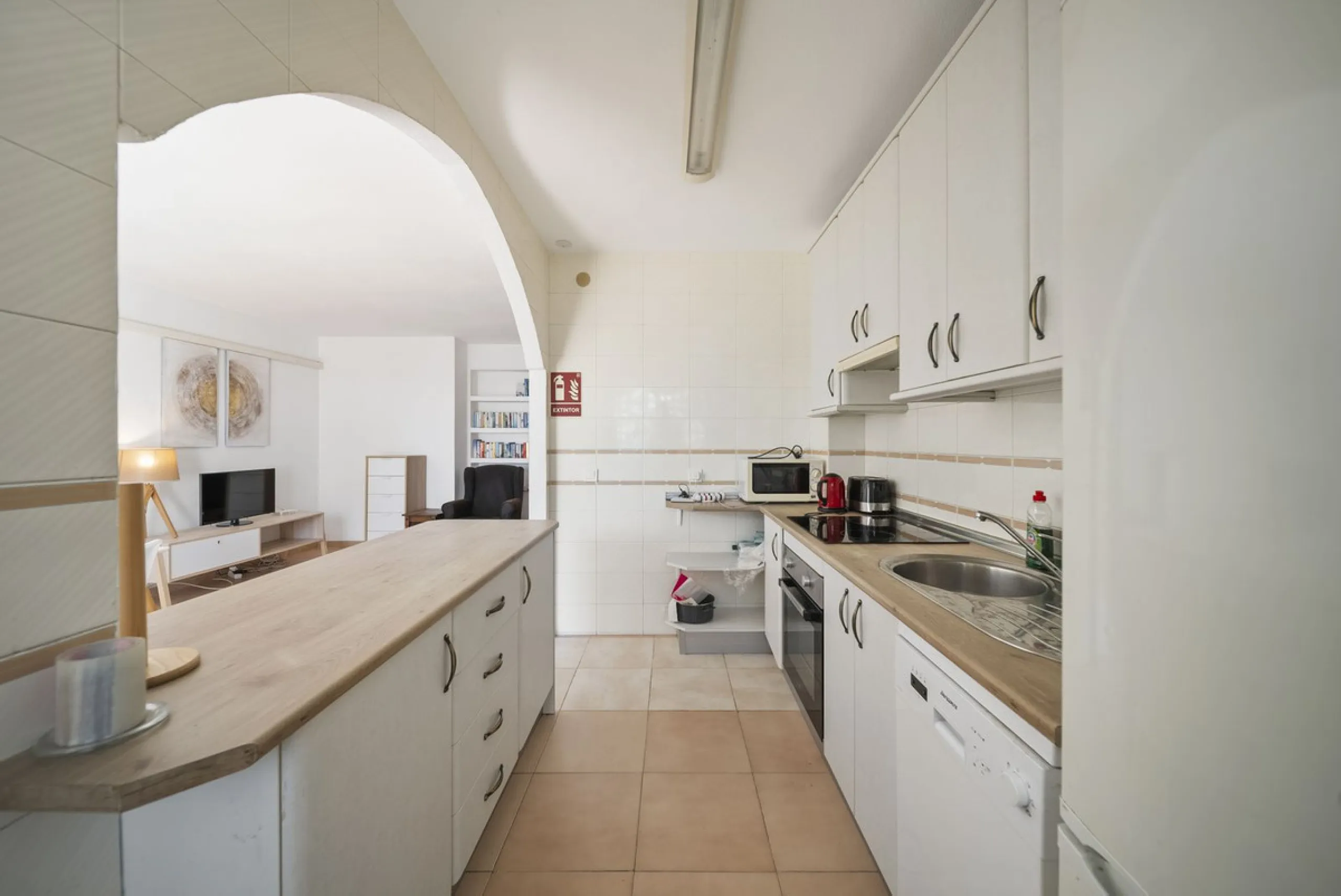 Modern 1-Bedroom Apartment with Stunning Sea, Pool & Garden Views – Montemar