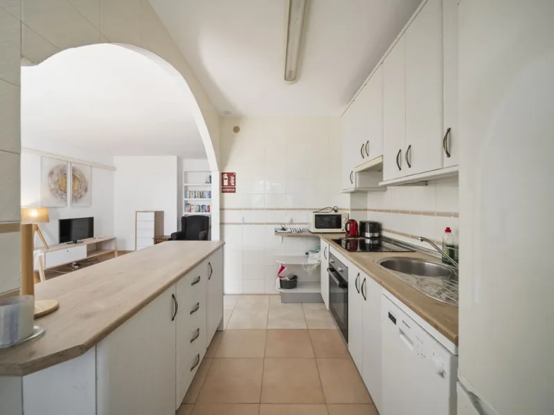 Modern 1-Bedroom Apartment with Stunning Sea, Pool & Garden Views – Montemar