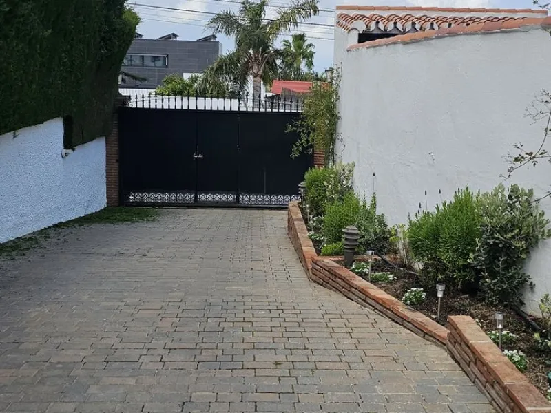 Completely renovated single-story villa in Los Manantiales, Alhaurín de la Torre.