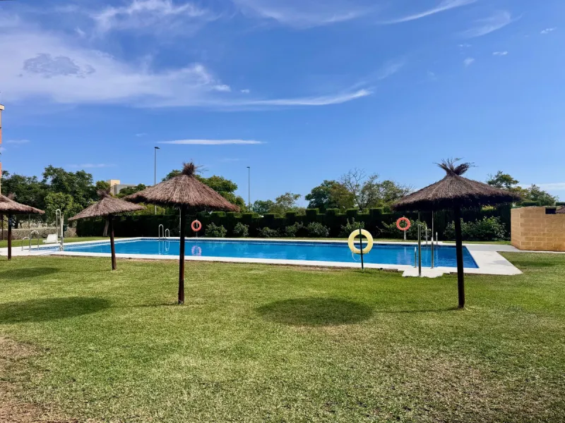Spacious and beautifully completely renovated Apartment for Sale Next to the Clínico Hospital – Quiet Area with Excellent Connections