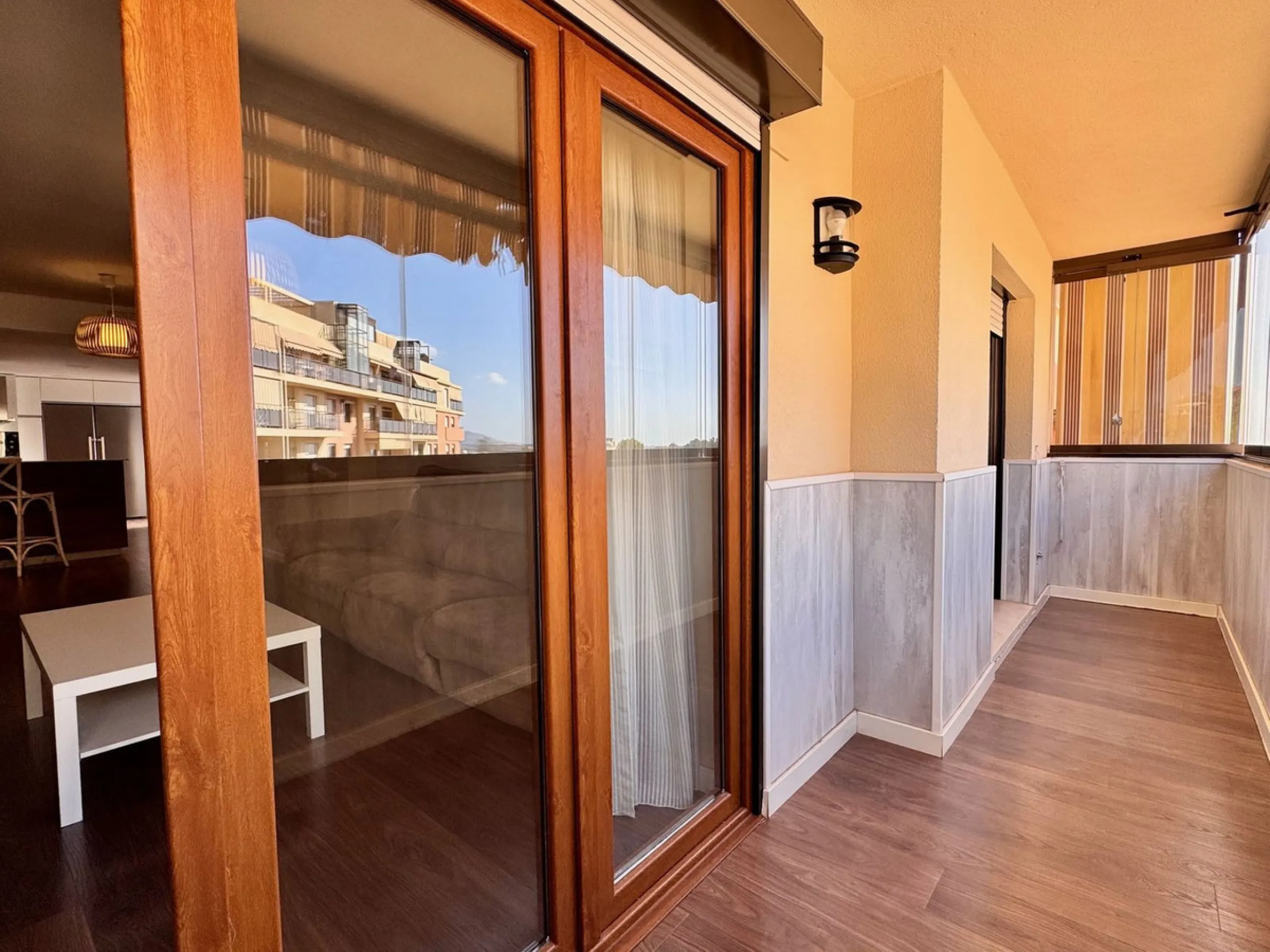 Spacious and beautifully completely renovated Apartment for Sale Next to the Clínico Hospital – Quiet Area with Excellent Connections