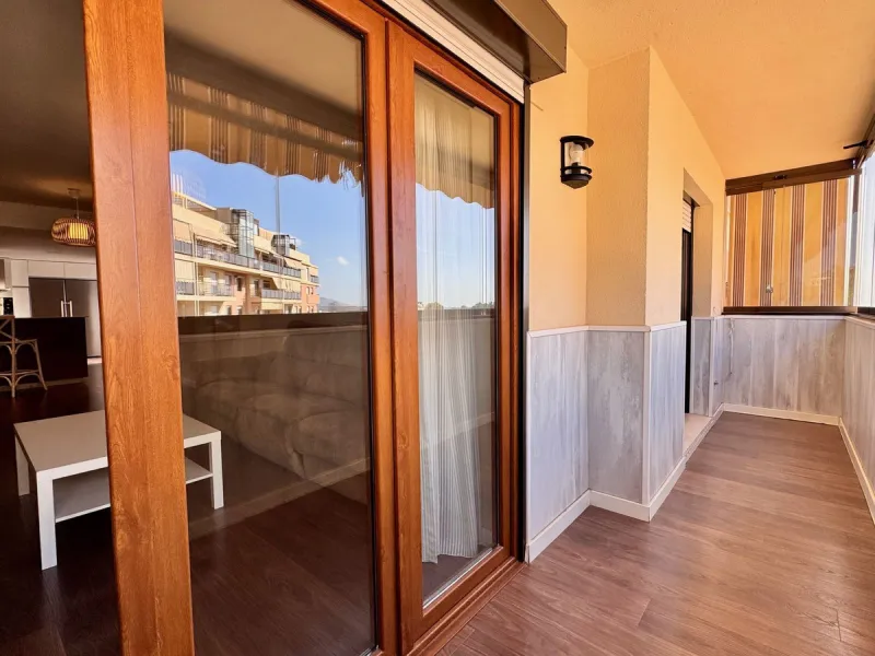 Spacious and beautifully completely renovated Apartment for Sale Next to the Clínico Hospital – Quiet Area with Excellent Connections