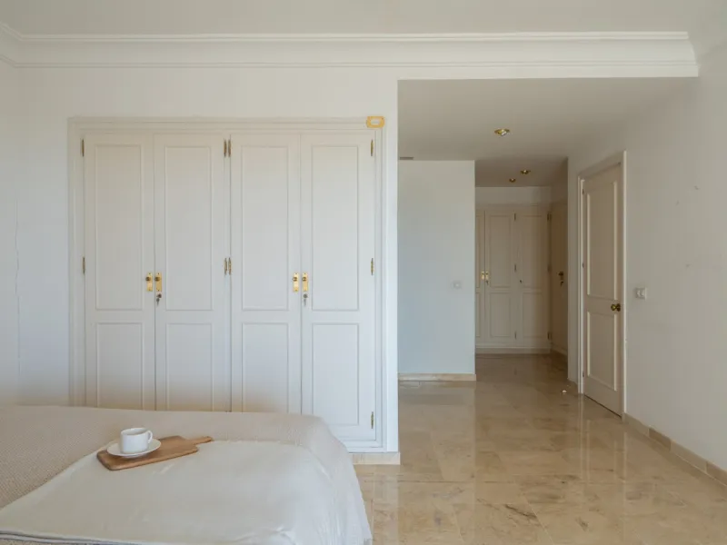 Apartment - Middle Floor Apartment в продаже в Marbella, Málaga. В доме 2 спален и 2 ванных комнат. Площадь дома 155 м²
