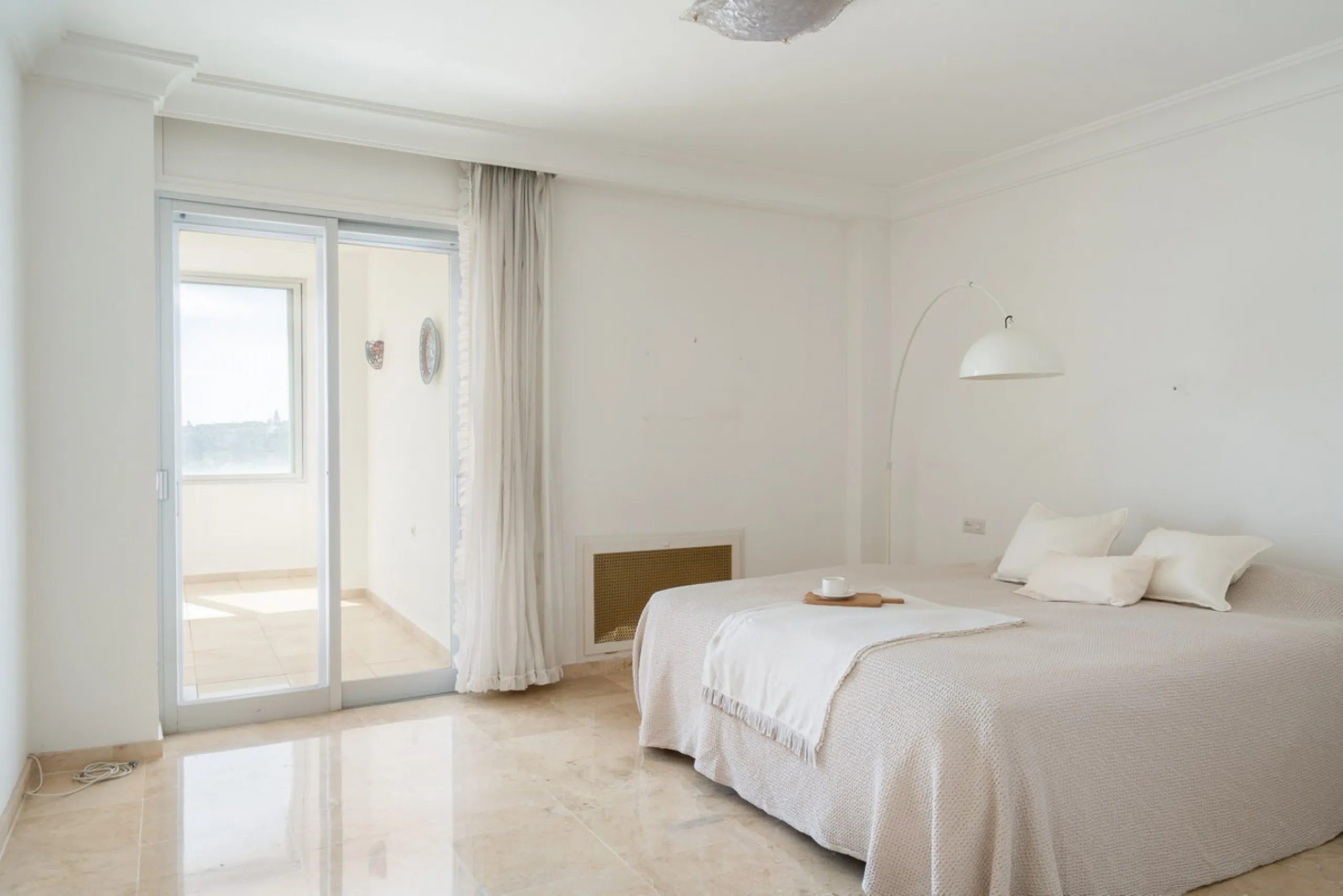 Apartment - Middle Floor Apartment в продаже в Marbella, Málaga. В доме 2 спален и 2 ванных комнат. Площадь дома 155 м²