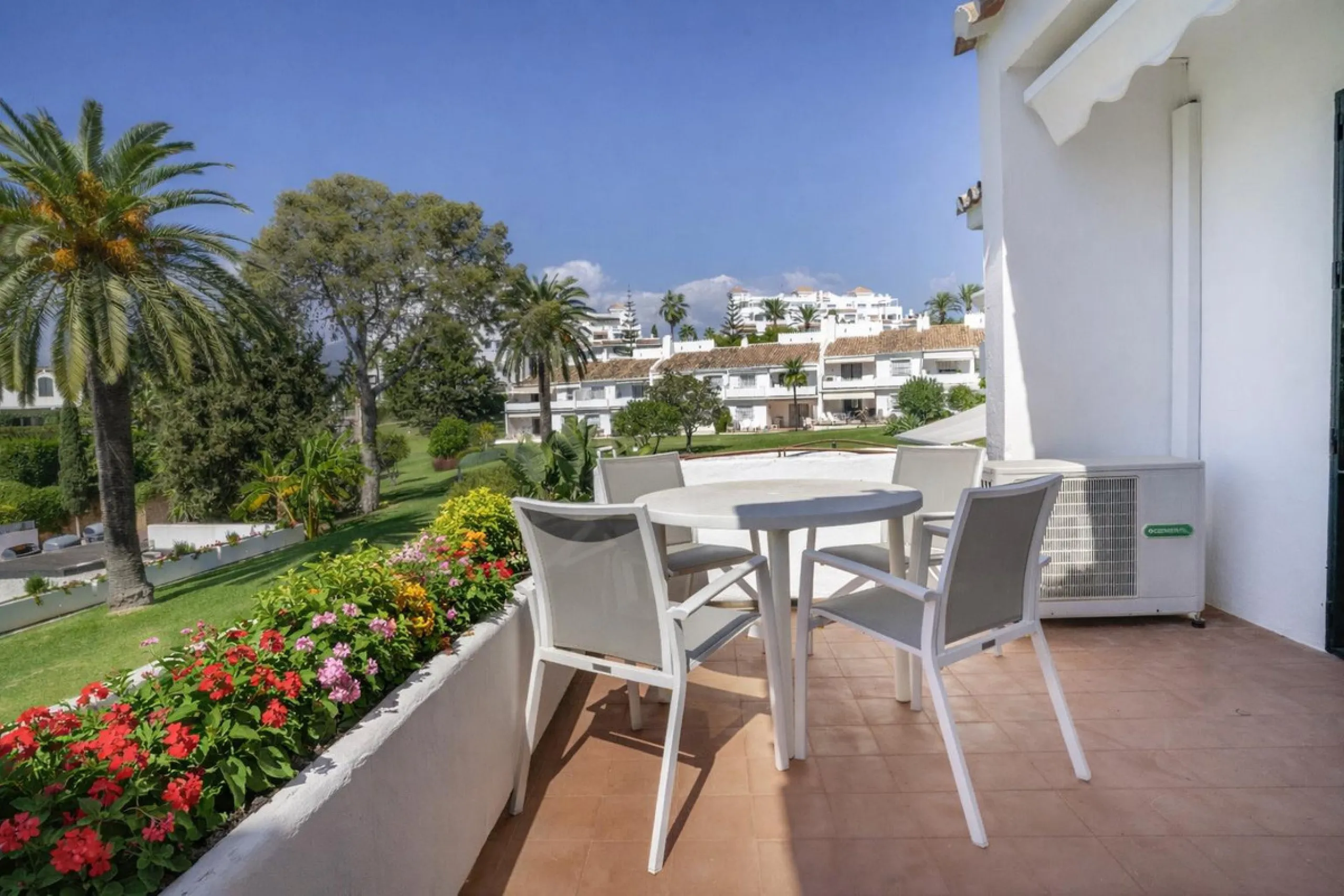 Apartment - Middle Floor Apartment в продаже в Marbella, Málaga. В доме 3 спален и 2 ванных комнат. Площадь дома 114 м²