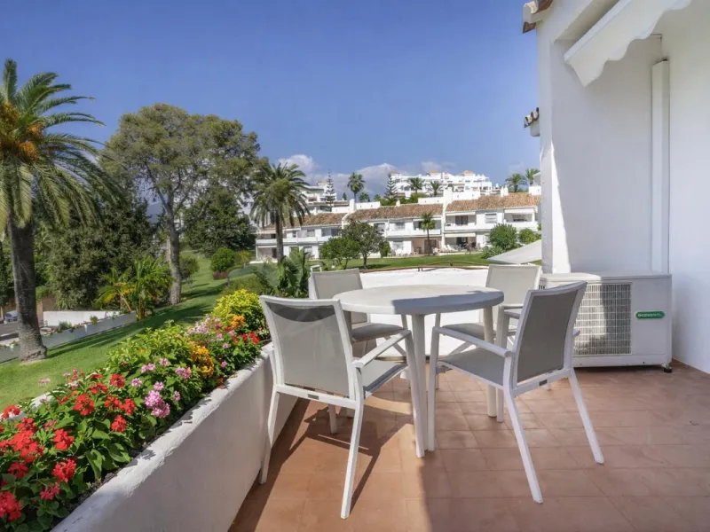 Spacious apartment very well situated in the well-known gated residence of Andalucia Garden Club, walking
