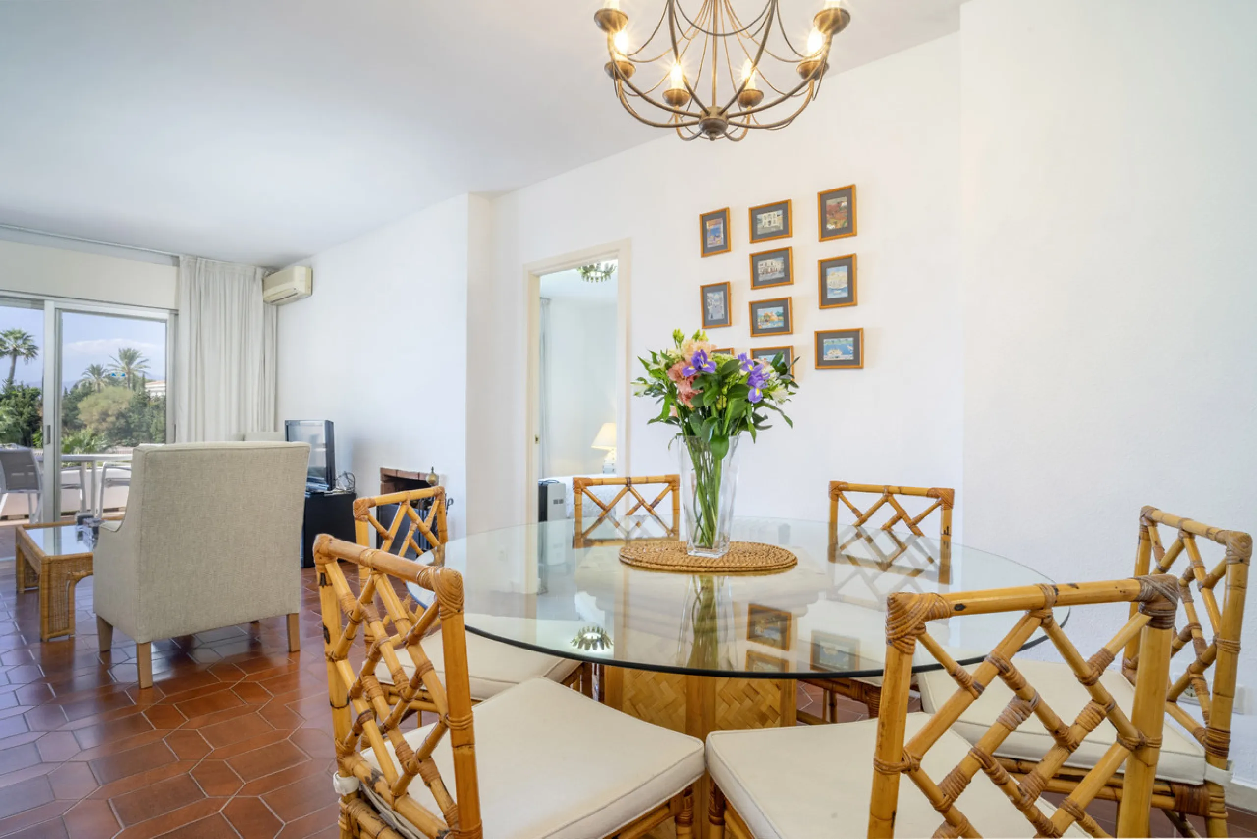 Apartment - Middle Floor Apartment в продаже в Marbella, Málaga. В доме 3 спален и 2 ванных комнат. Площадь дома 114 м²