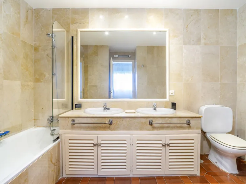 Apartment - Middle Floor Apartment в продаже в Marbella, Málaga. В доме 3 спален и 2 ванных комнат. Площадь дома 114 м²