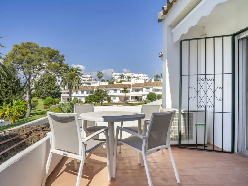 Apartment - Middle Floor Apartment в продаже в Marbella, Málaga. В доме 3 спален и 2 ванных комнат. Площадь дома 114 м²