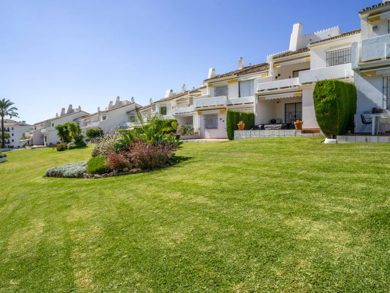 Apartment - Middle Floor Apartment в продаже в Marbella, Málaga. В доме 3 спален и 2 ванных комнат. Площадь дома 114 м²