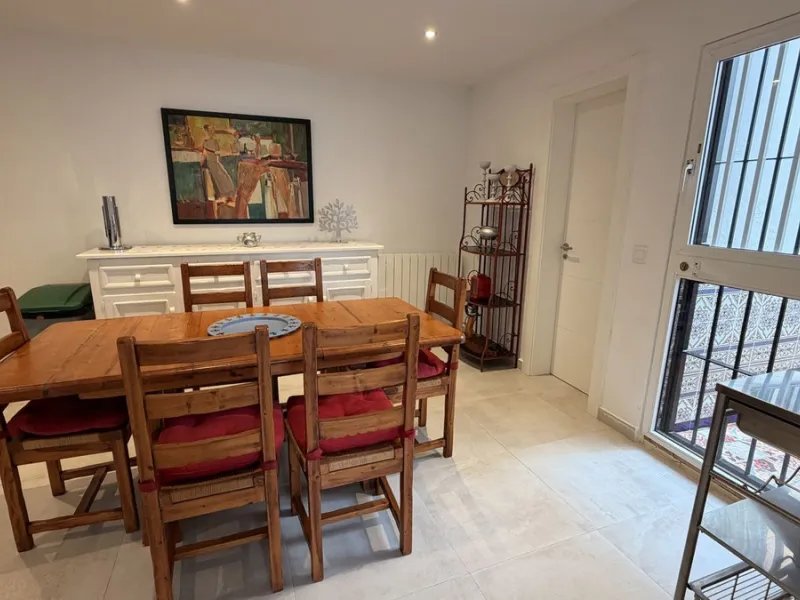 Charming townhouse with panoramic views over the Guadalhorce Valley. Located on the upper part of Alhaurín El Grande, this magnificent fully renovated village house will charm you with its quality finishes, brightness, and breathtaking views over the Guad