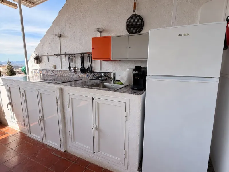 Charming townhouse with panoramic views over the Guadalhorce Valley. Located on the upper part of Alhaurín El Grande, this magnificent fully renovated village house will charm you with its quality finishes, brightness, and breathtaking views over the Guad