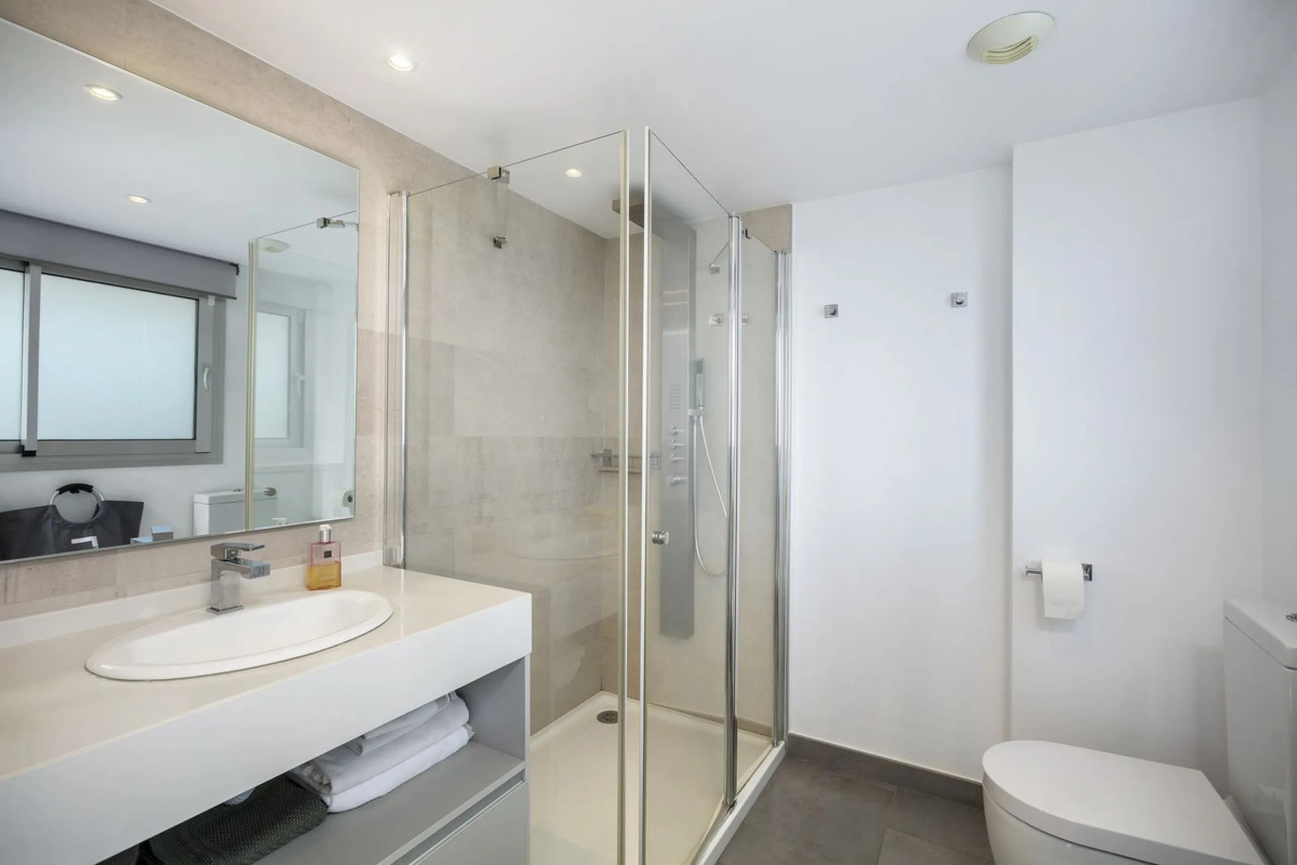 Elegant Two-Bedroom Penthouse with Panoramic Views