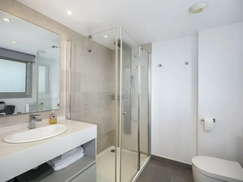 Elegant Two-Bedroom Penthouse with Panoramic Views