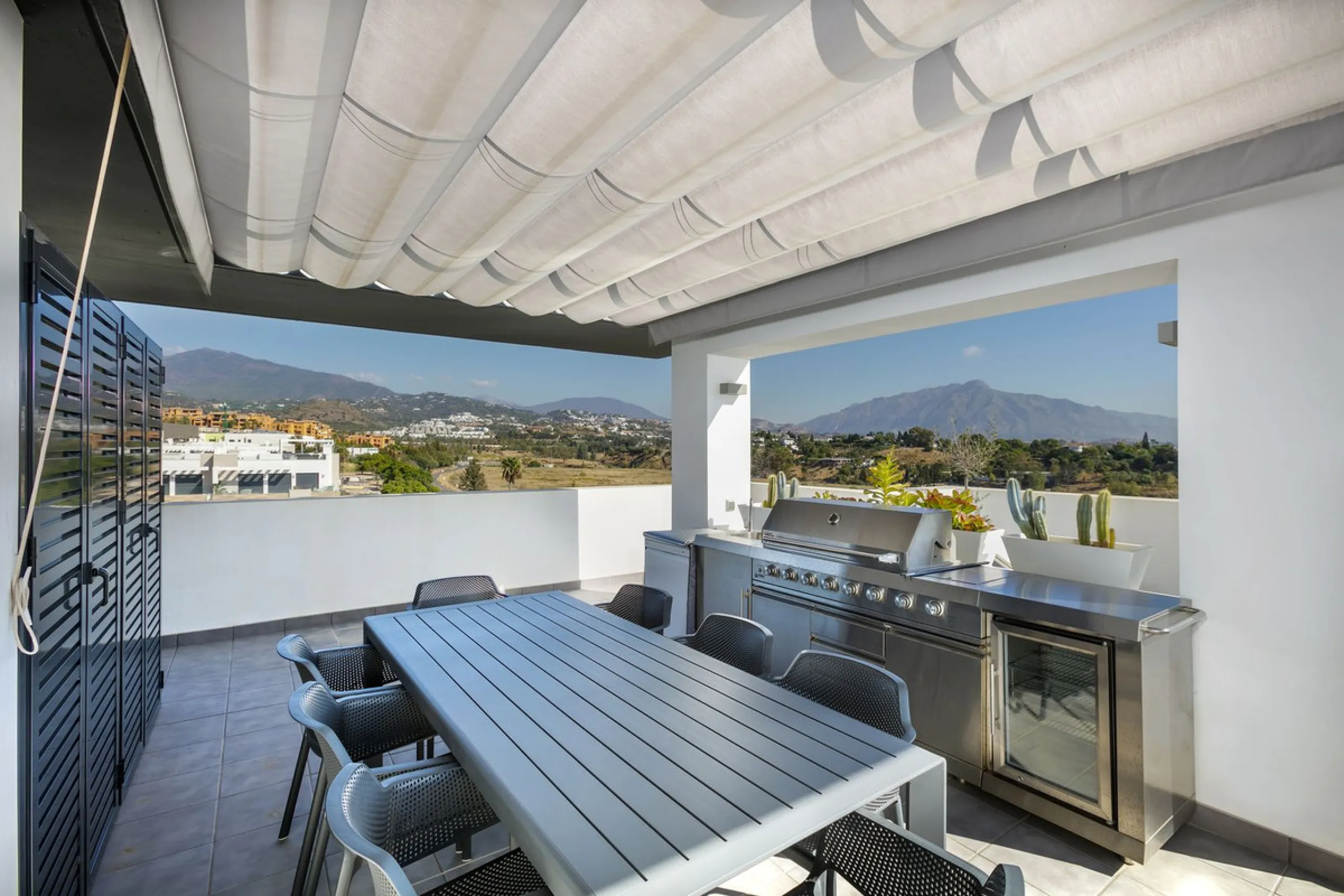 Elegant Two-Bedroom Penthouse with Panoramic Views