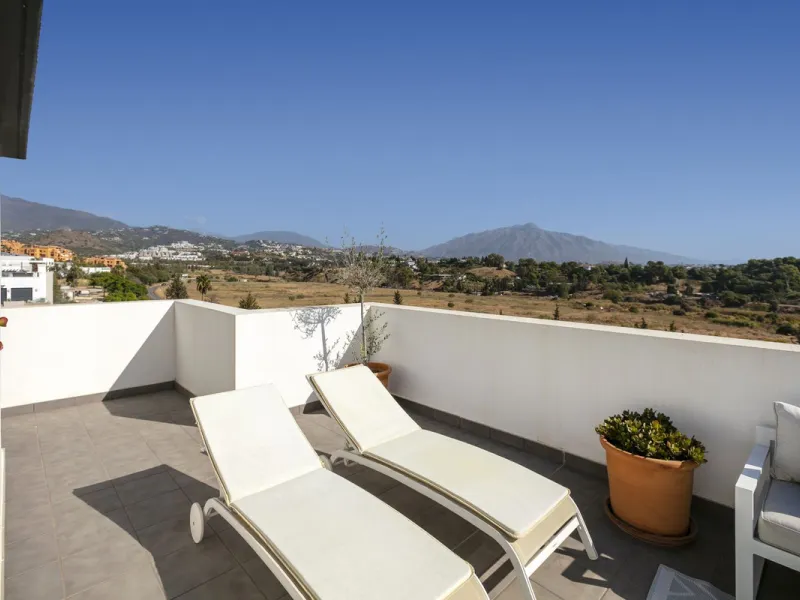 Elegant Two-Bedroom Penthouse with Panoramic Views