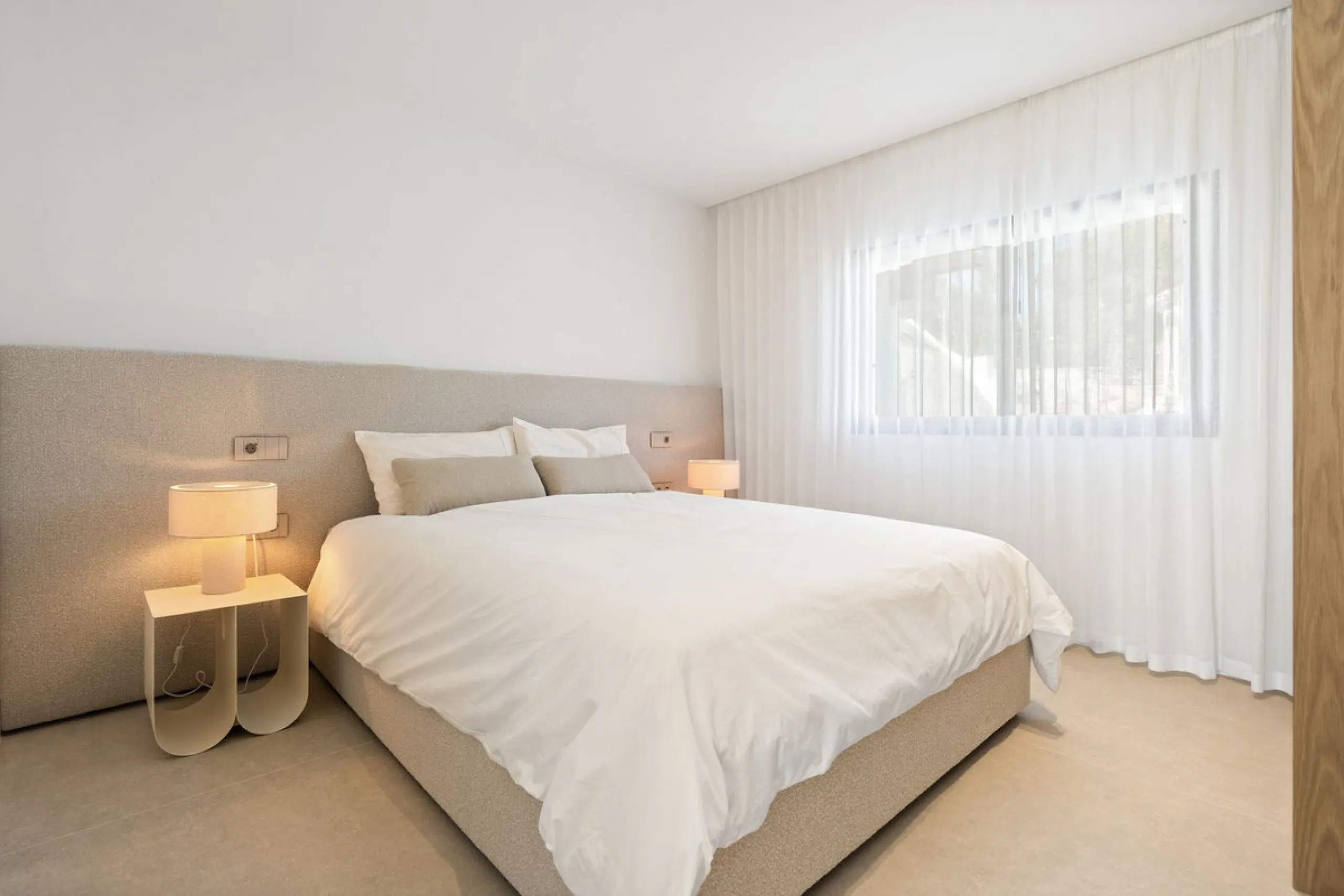 House - Detached Villa в продаже в Marbella, Málaga. В доме 5 спален и 4 ванных комнат. Площадь дома 316 м². Площадь участка 2077 м²