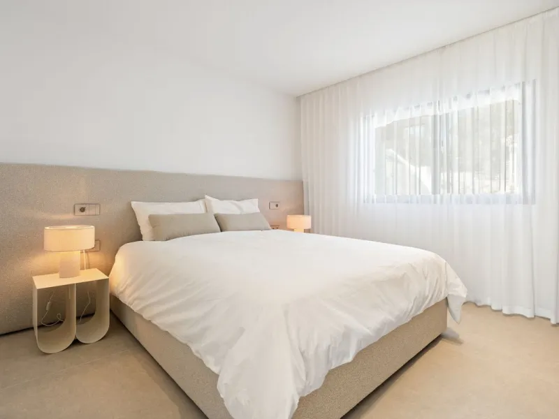 House - Detached Villa в продаже в Marbella, Málaga. В доме 5 спален и 4 ванных комнат. Площадь дома 316 м². Площадь участка 2077 м²