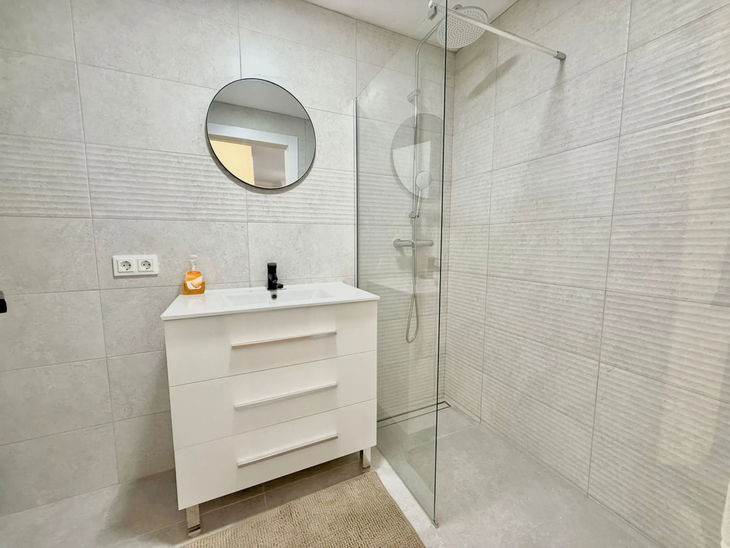 Exclusive renovated apartment with views of the sea and Sohail Castle – Fuengirola