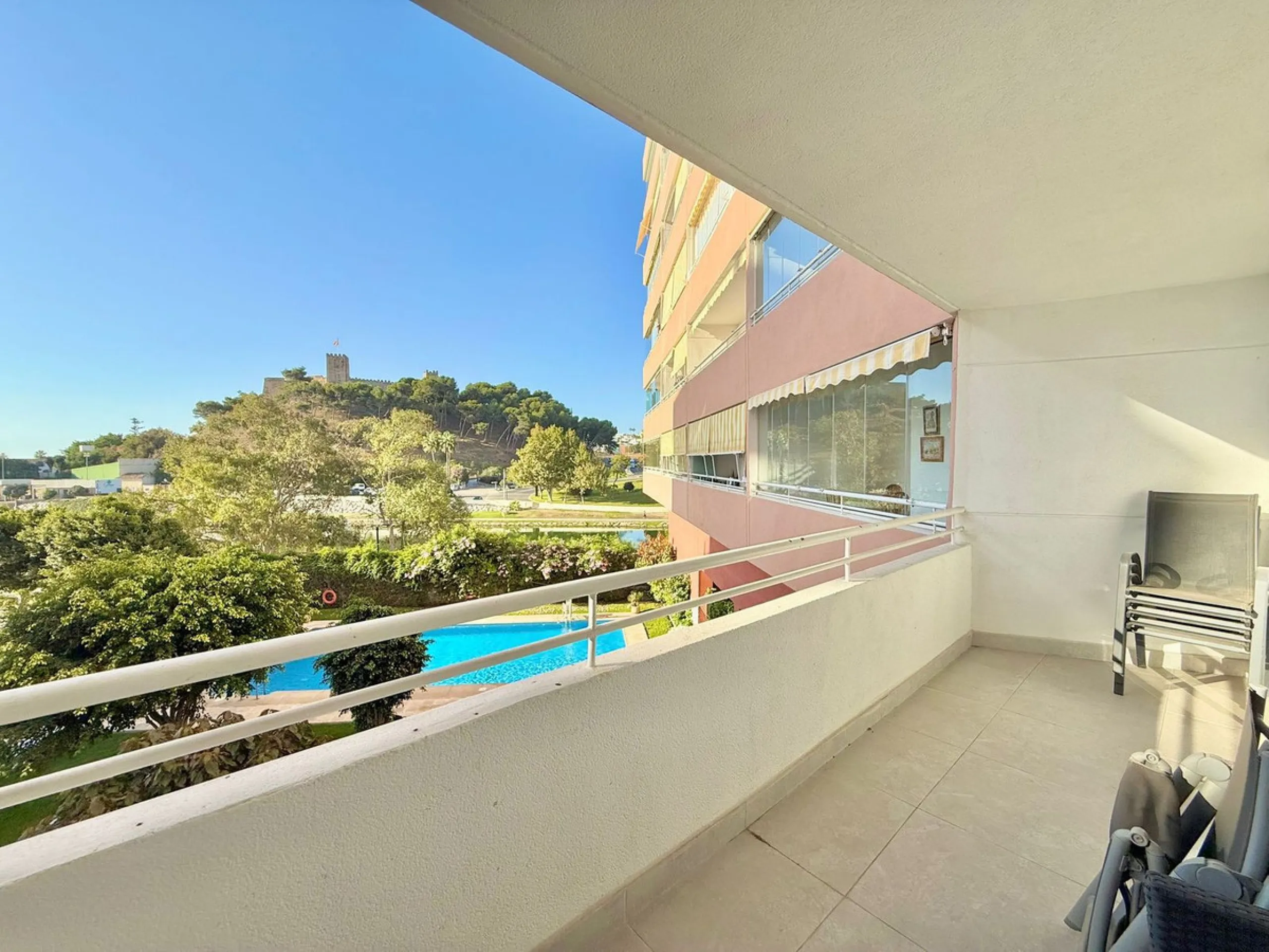 Exclusive renovated apartment with views of the sea and Sohail Castle – Fuengirola