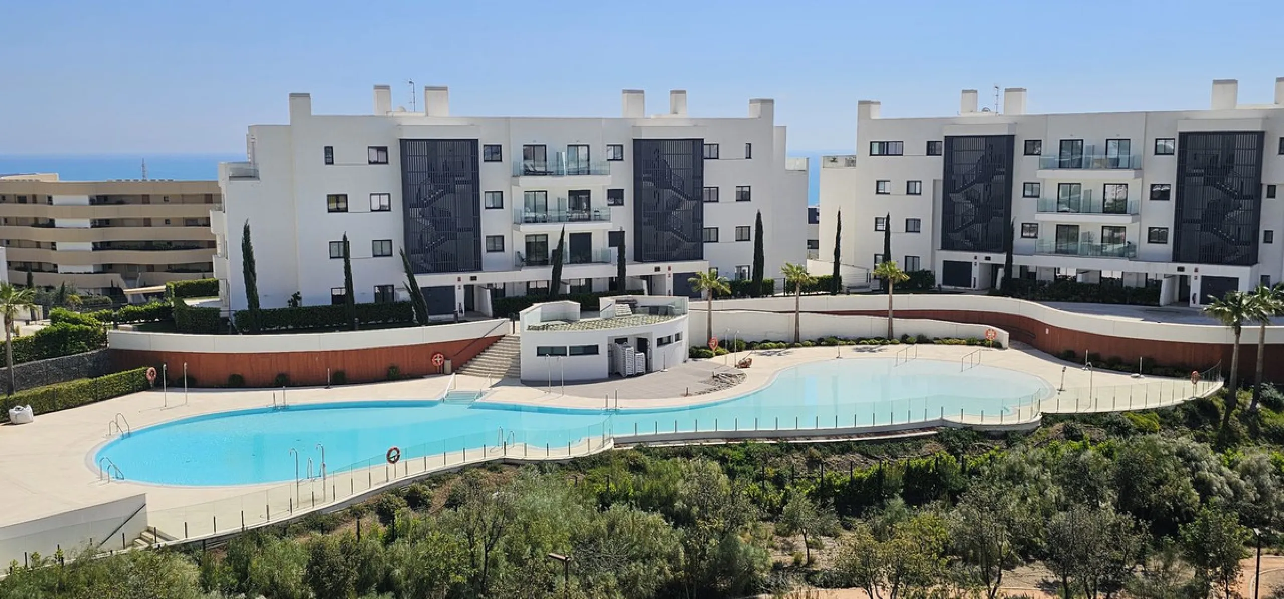 Penthouse for sale in Higueron West Phase III. With private pool.