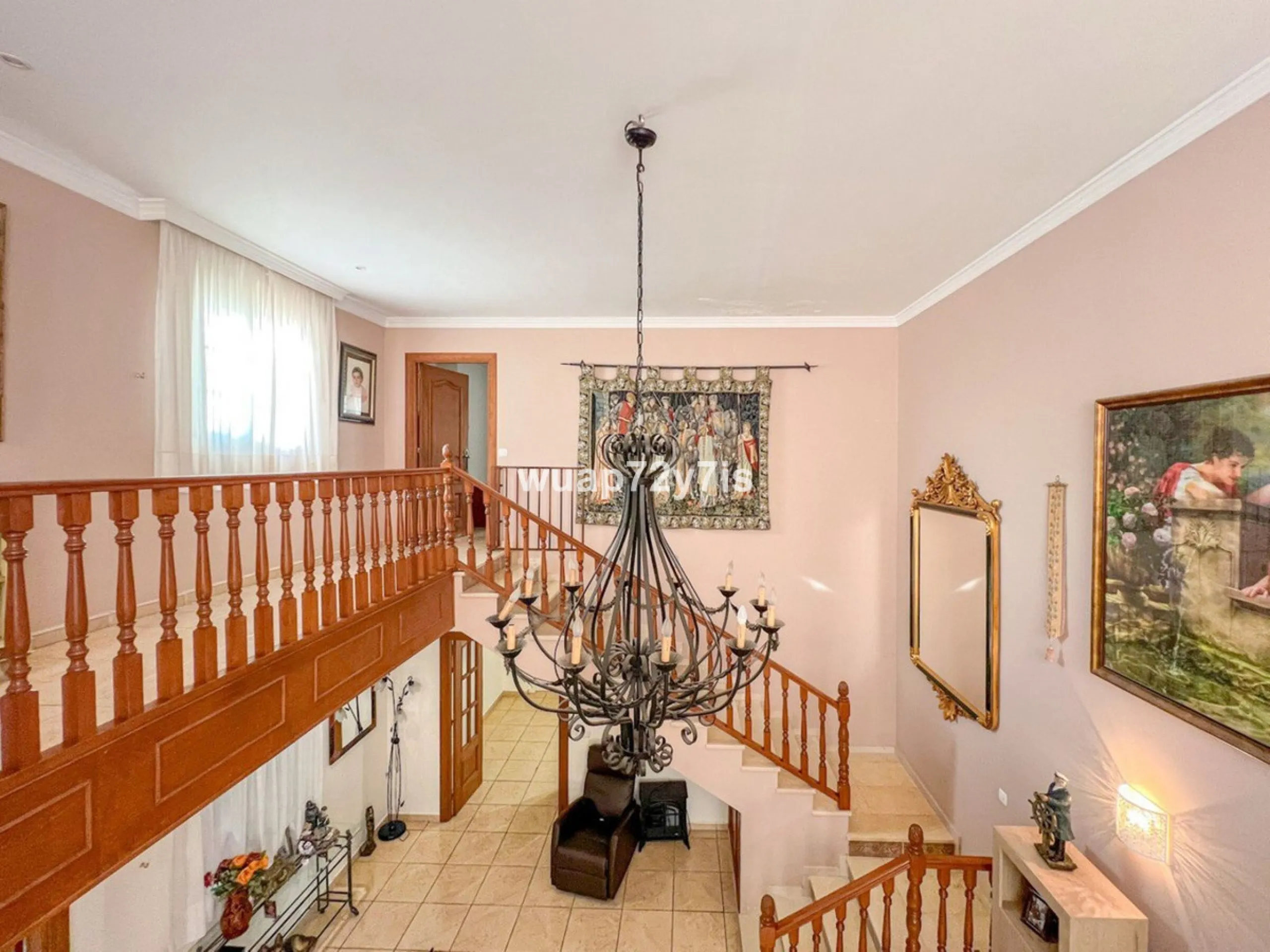House - Semi-Detached House в продаже в Estepona, Málaga. В доме 5 спален и 4 ванных комнат. Площадь дома 340 м²