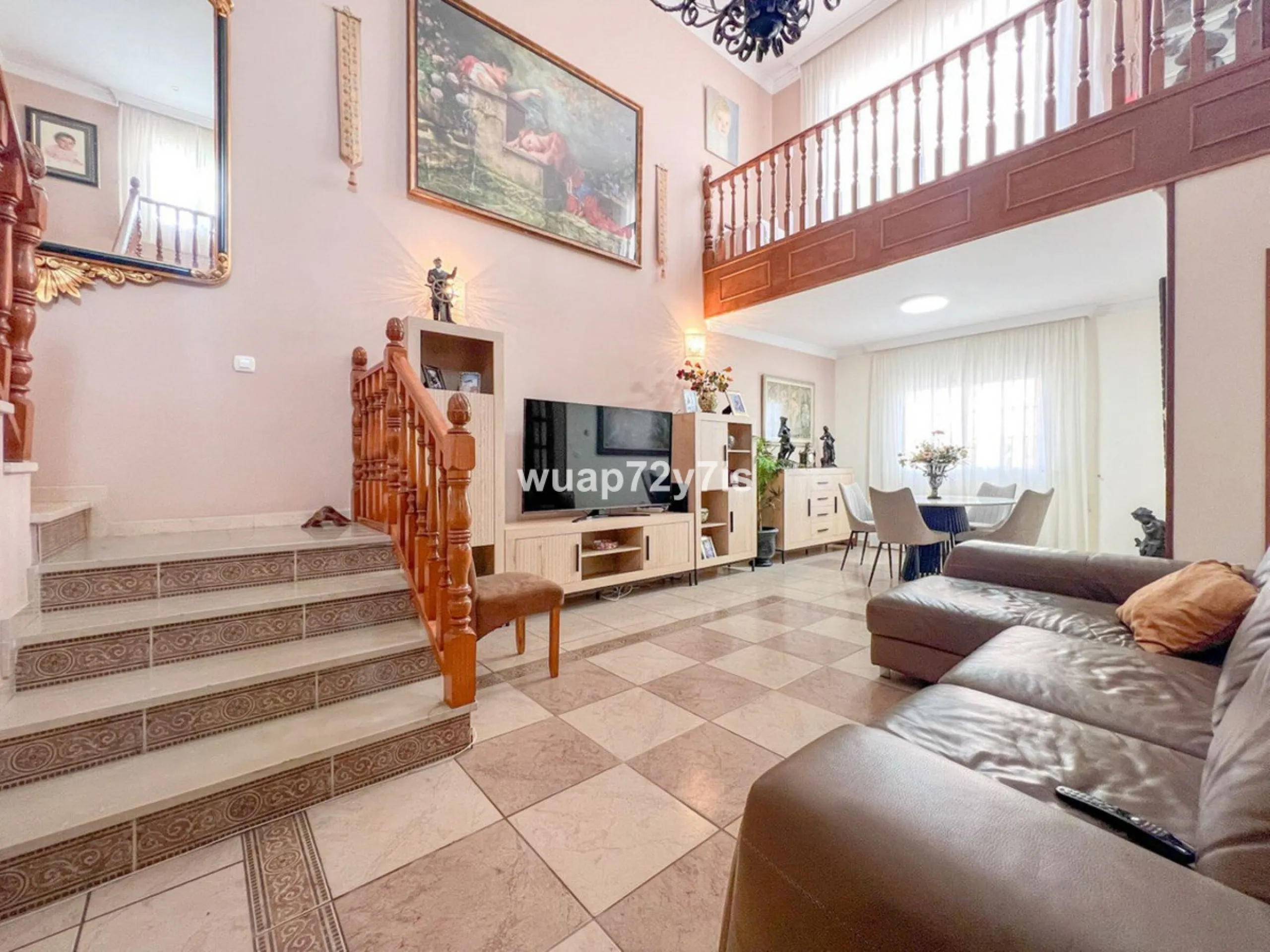 House - Semi-Detached House в продаже в Estepona, Málaga. В доме 5 спален и 4 ванных комнат. Площадь дома 340 м²