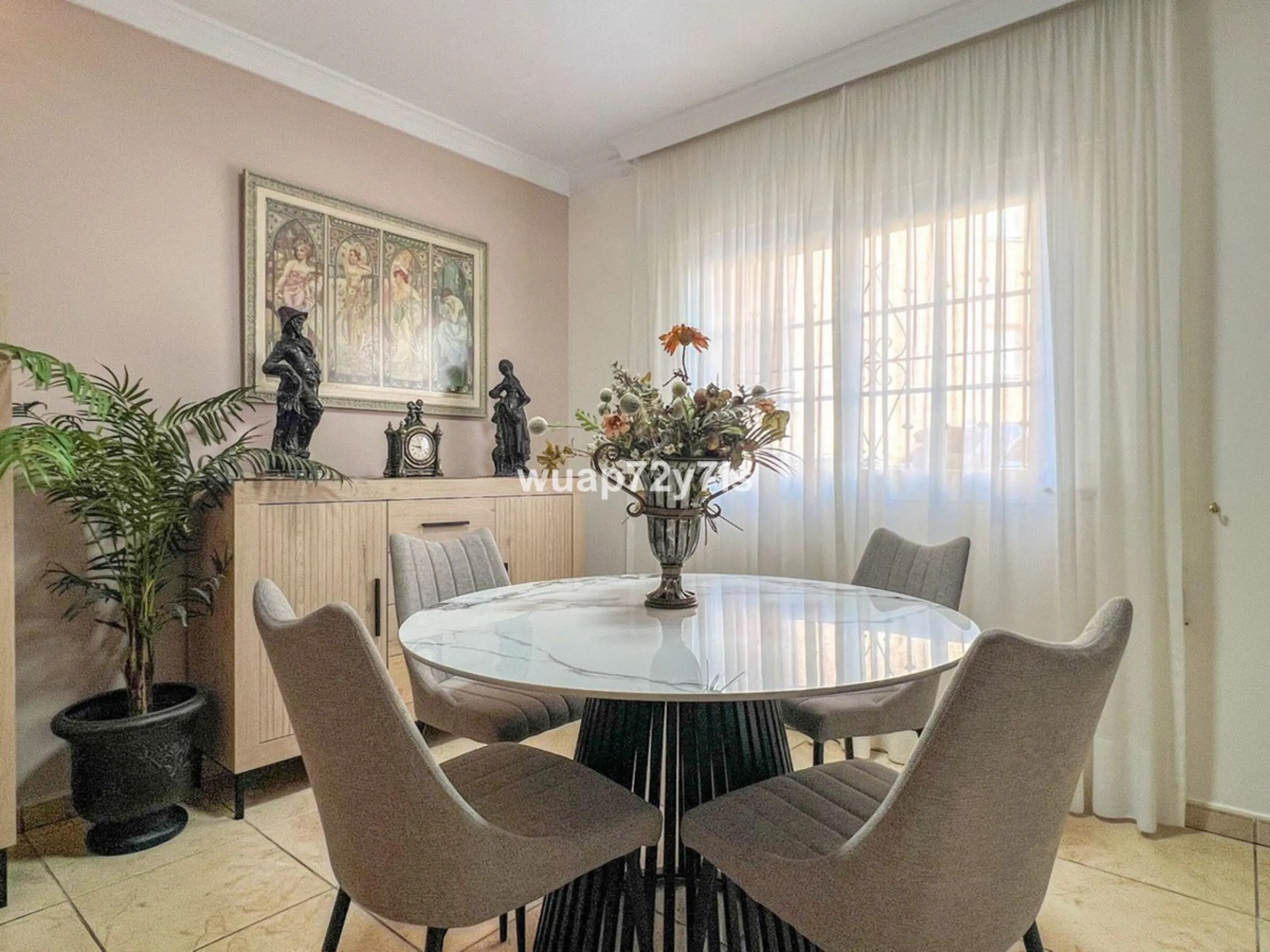 House - Semi-Detached House в продаже в Estepona, Málaga. В доме 5 спален и 4 ванных комнат. Площадь дома 340 м²