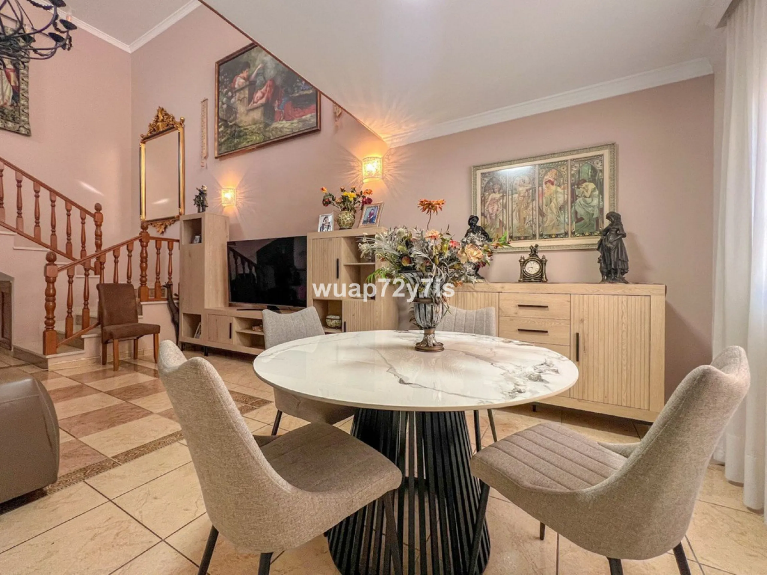 House - Semi-Detached House в продаже в Estepona, Málaga. В доме 5 спален и 4 ванных комнат. Площадь дома 340 м²