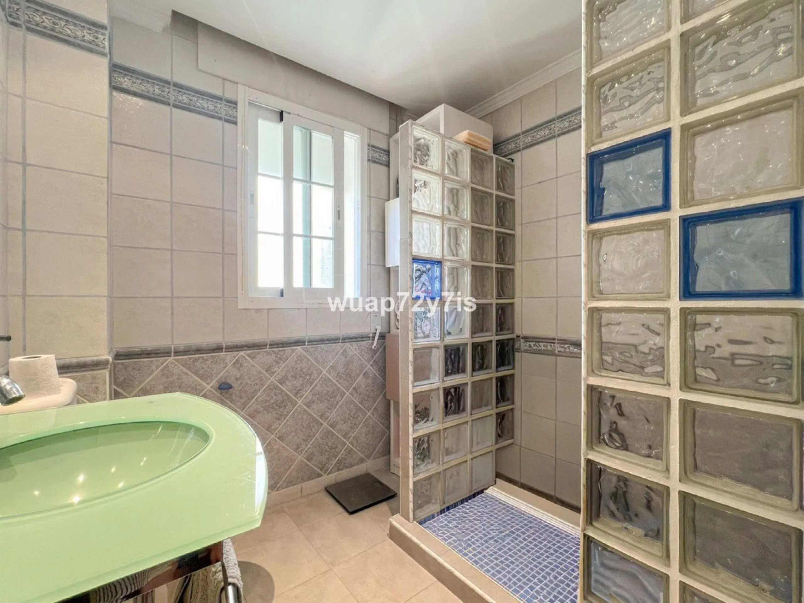 House - Semi-Detached House в продаже в Estepona, Málaga. В доме 5 спален и 4 ванных комнат. Площадь дома 340 м²