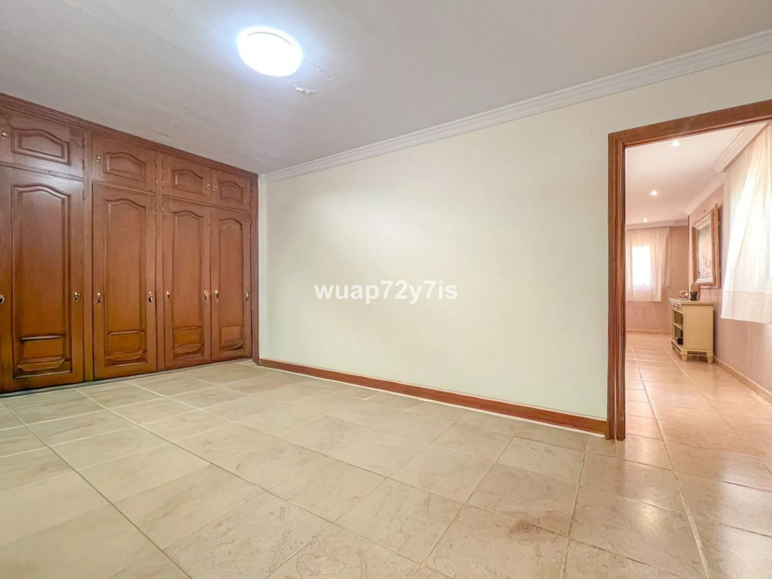House - Semi-Detached House в продаже в Estepona, Málaga. В доме 5 спален и 4 ванных комнат. Площадь дома 340 м²