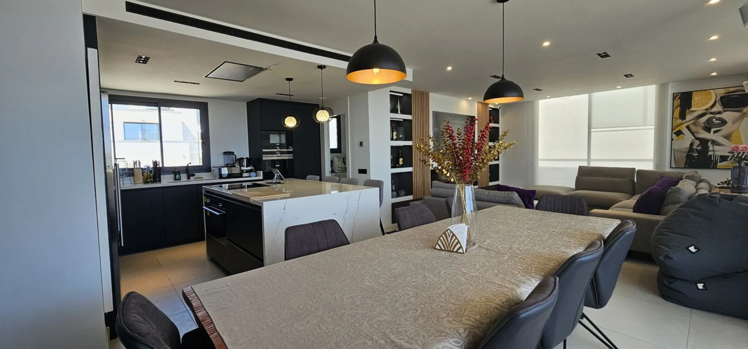 Penthouse for sale in Higueron West Phase III. With private pool.