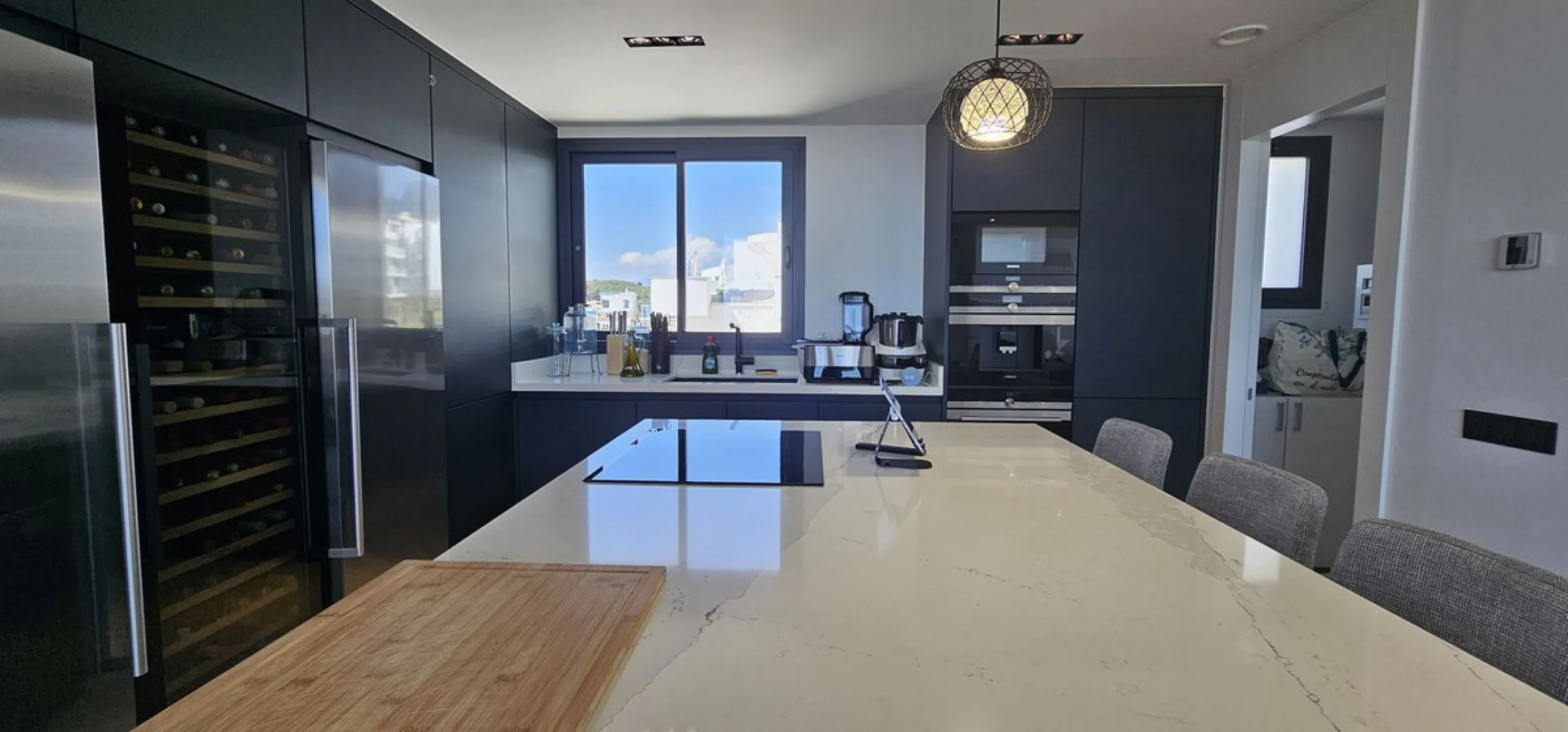 Penthouse for sale in Higueron West Phase III. With private pool.