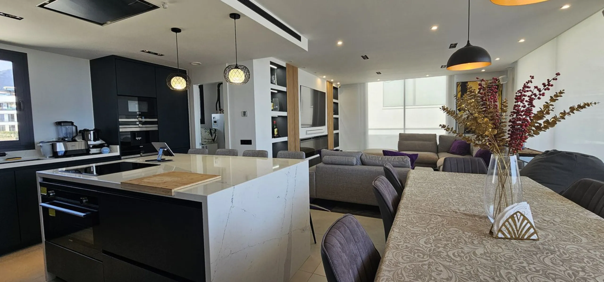 Penthouse for sale in Higueron West Phase III. With private pool.