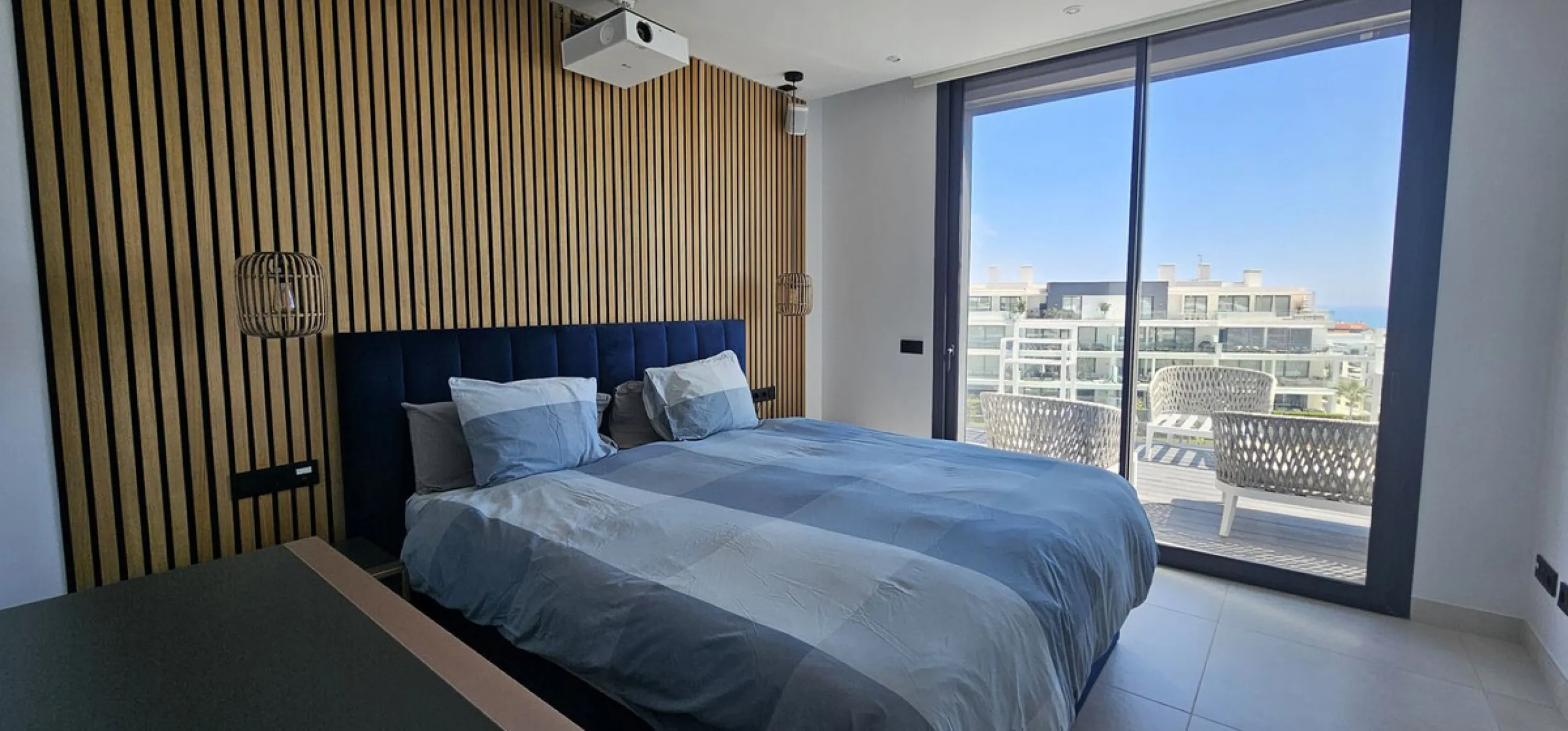 Penthouse for sale in Higueron West Phase III. With private pool.