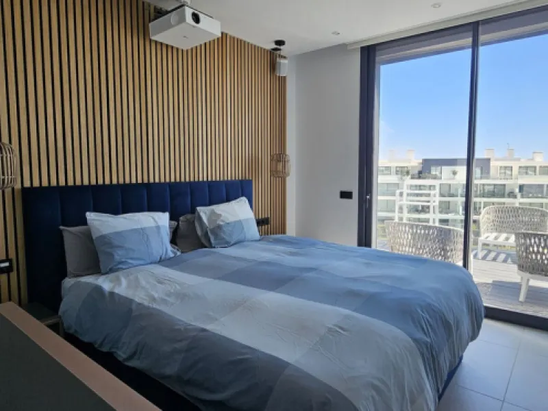 Penthouse for sale in Higueron West Phase III. With private pool.