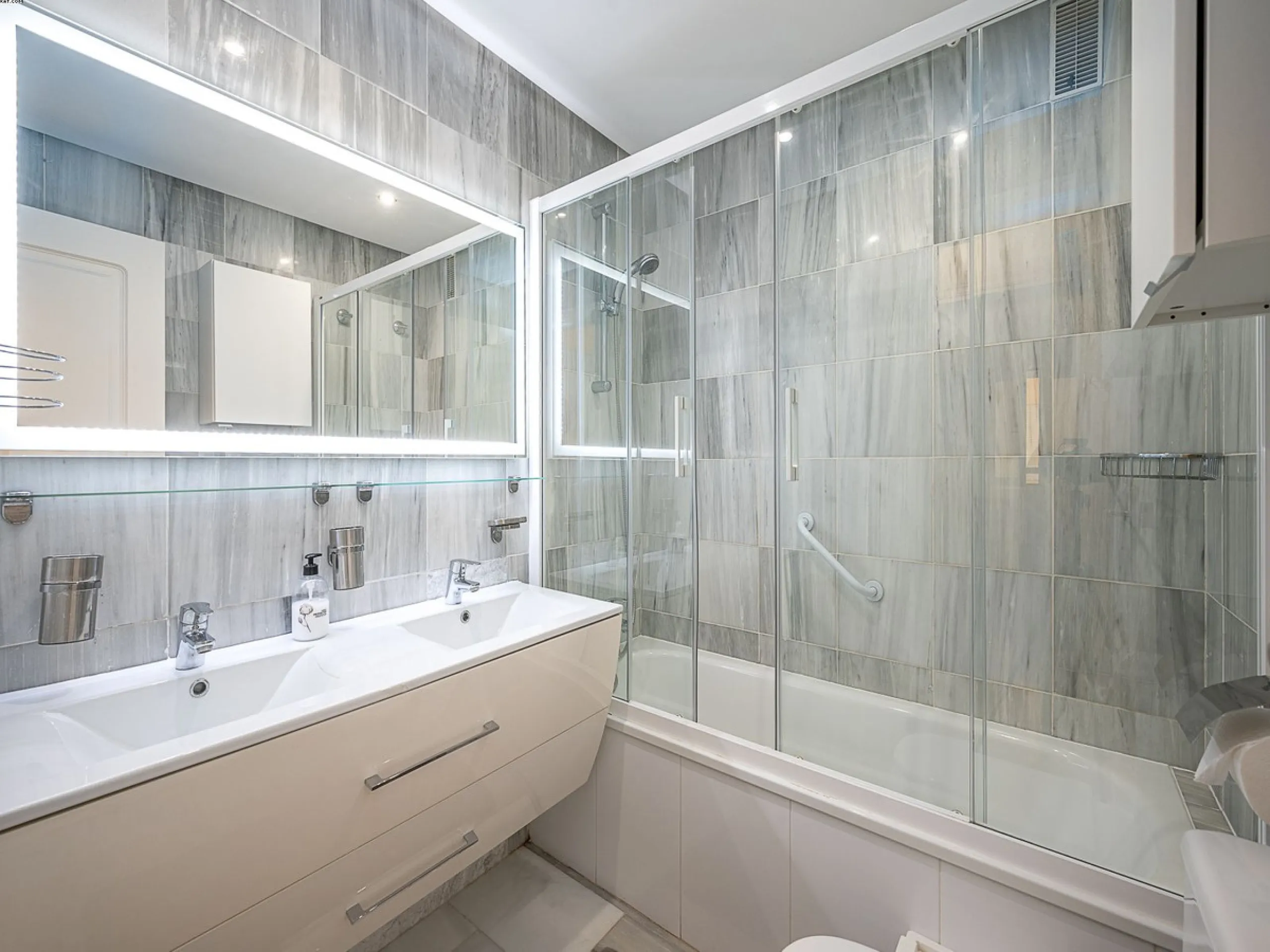 Apartment - Middle Floor Apartment в продаже в Mijas, Málaga. В доме 2 спален и 2 ванных комнат. Площадь дома 69 м²