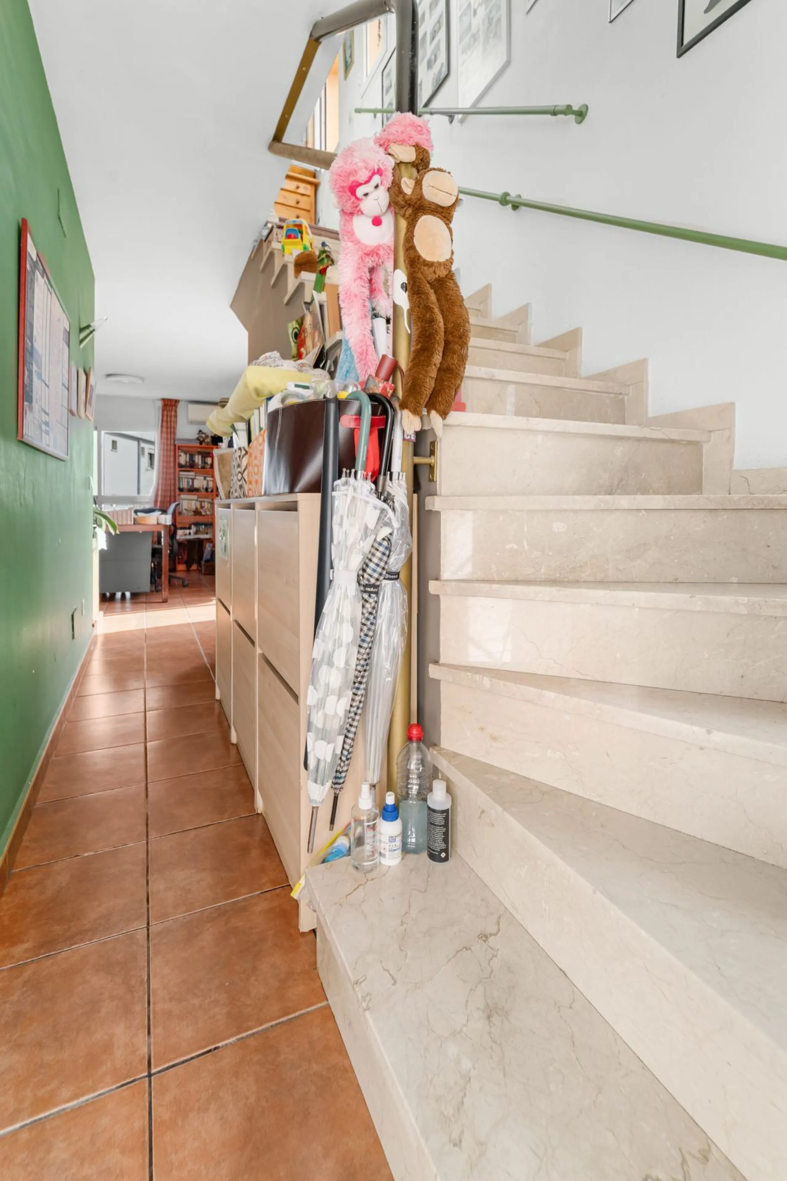Big and cozy apartment in the center of Malaga city just a brisk 7 min walk down to the beach and 30 minutes to the center. This apartment located on the last floor of the building is a duplex with lots of space and natural light. We actually have 2 apart