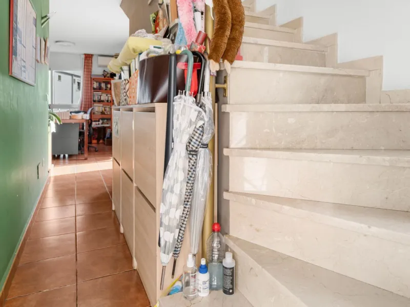 Big and cozy apartment in the center of Malaga city just a brisk 7 min walk down to the beach and 30 minutes to the center. This apartment located on the last floor of the building is a duplex with lots of space and natural light. We actually have 2 apart