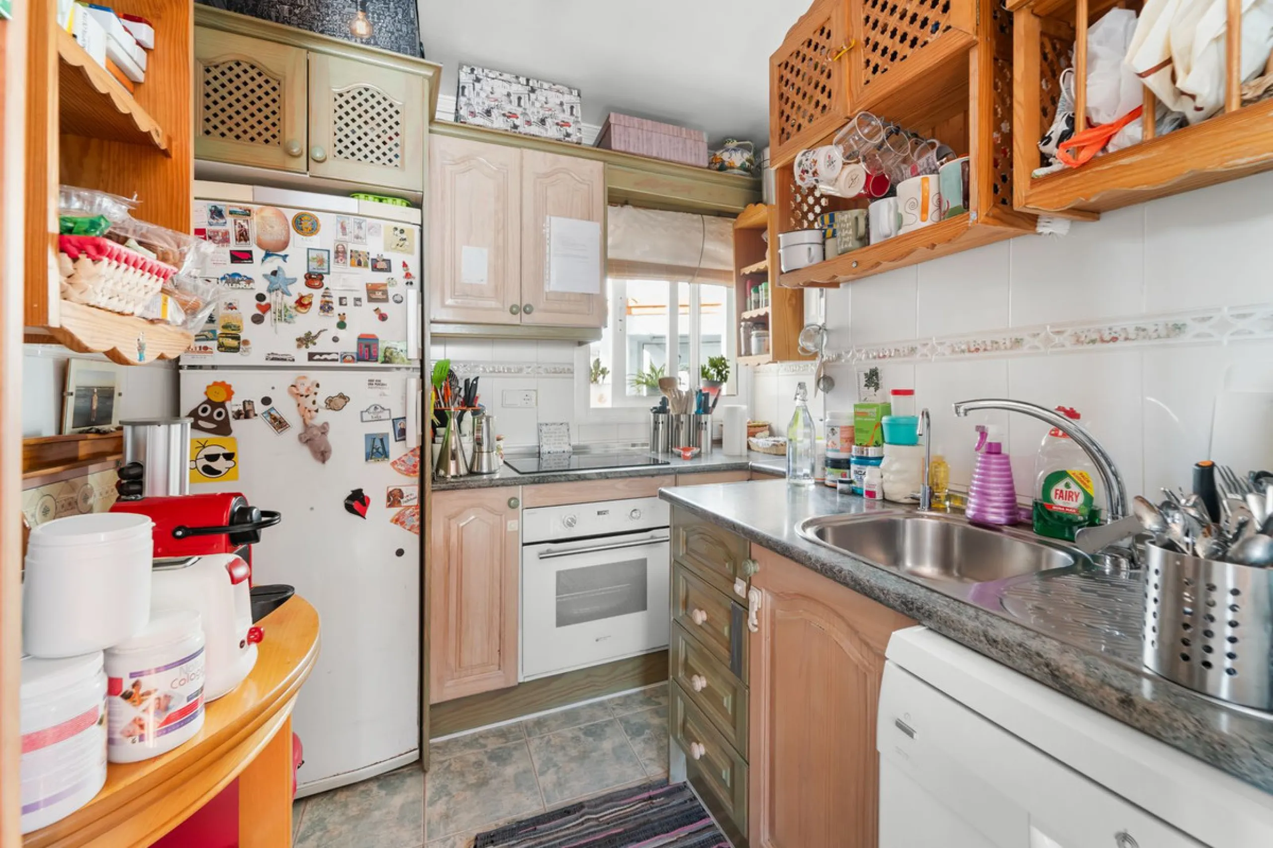 Big and cozy apartment in the center of Malaga city just a brisk 7 min walk down to the beach and 30 minutes to the center. This apartment located on the last floor of the building is a duplex with lots of space and natural light. We actually have 2 apart