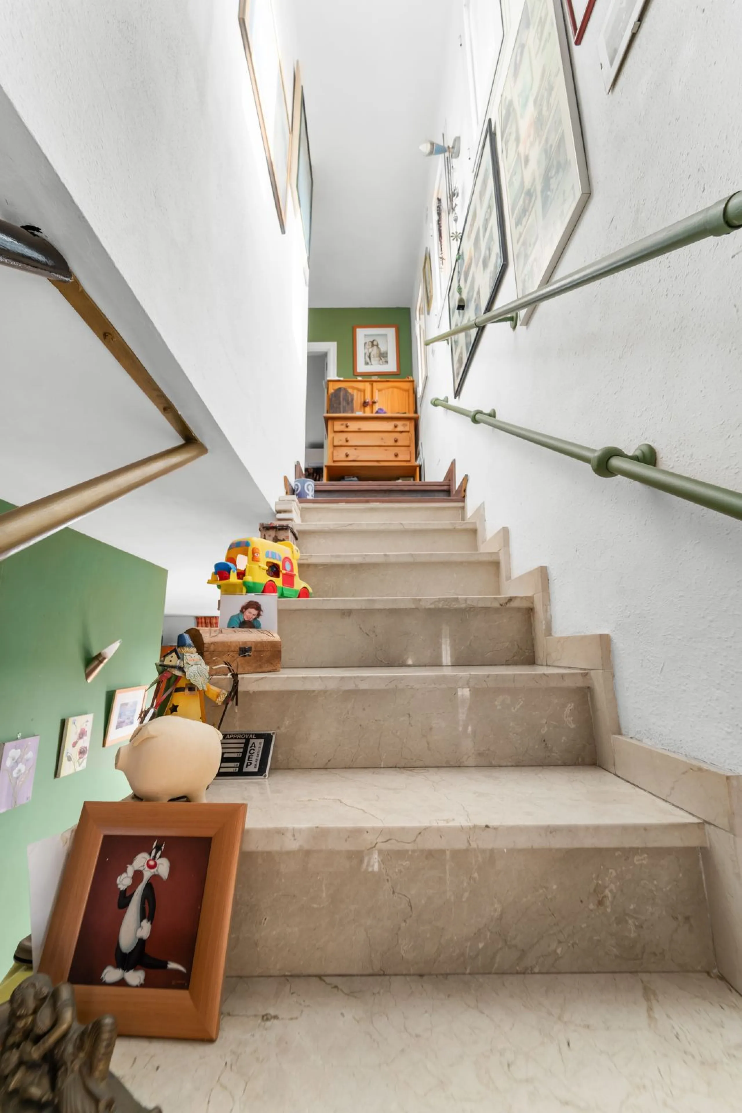 Big and cozy apartment in the center of Malaga city just a brisk 7 min walk down to the beach and 30 minutes to the center. This apartment located on the last floor of the building is a duplex with lots of space and natural light. We actually have 2 apart