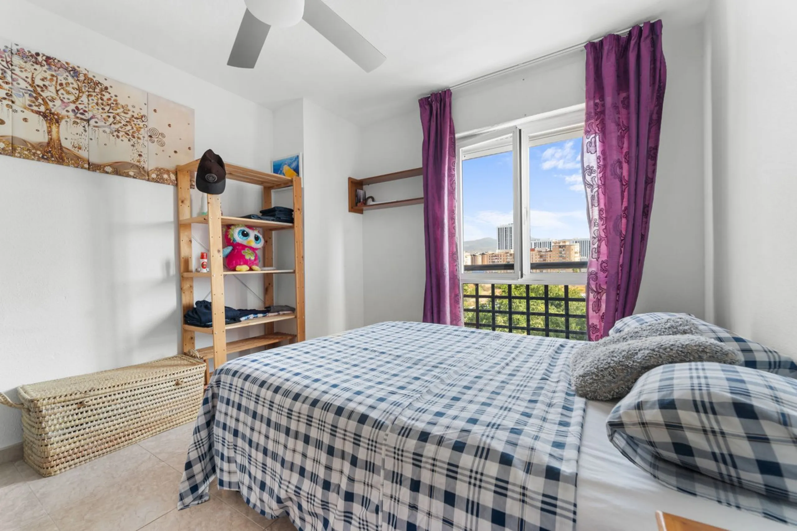 Big and cozy apartment in the center of Malaga city just a brisk 7 min walk down to the beach and 30 minutes to the center. This apartment located on the last floor of the building is a duplex with lots of space and natural light. We actually have 2 apart