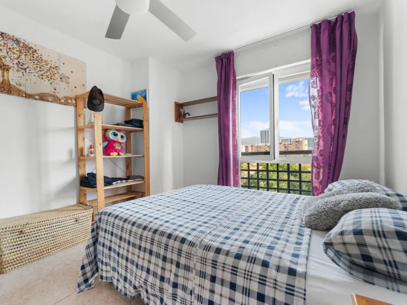 Big and cozy apartment in the center of Malaga city just a brisk 7 min walk down to the beach and 30 minutes to the center. This apartment located on the last floor of the building is a duplex with lots of space and natural light. We actually have 2 apart