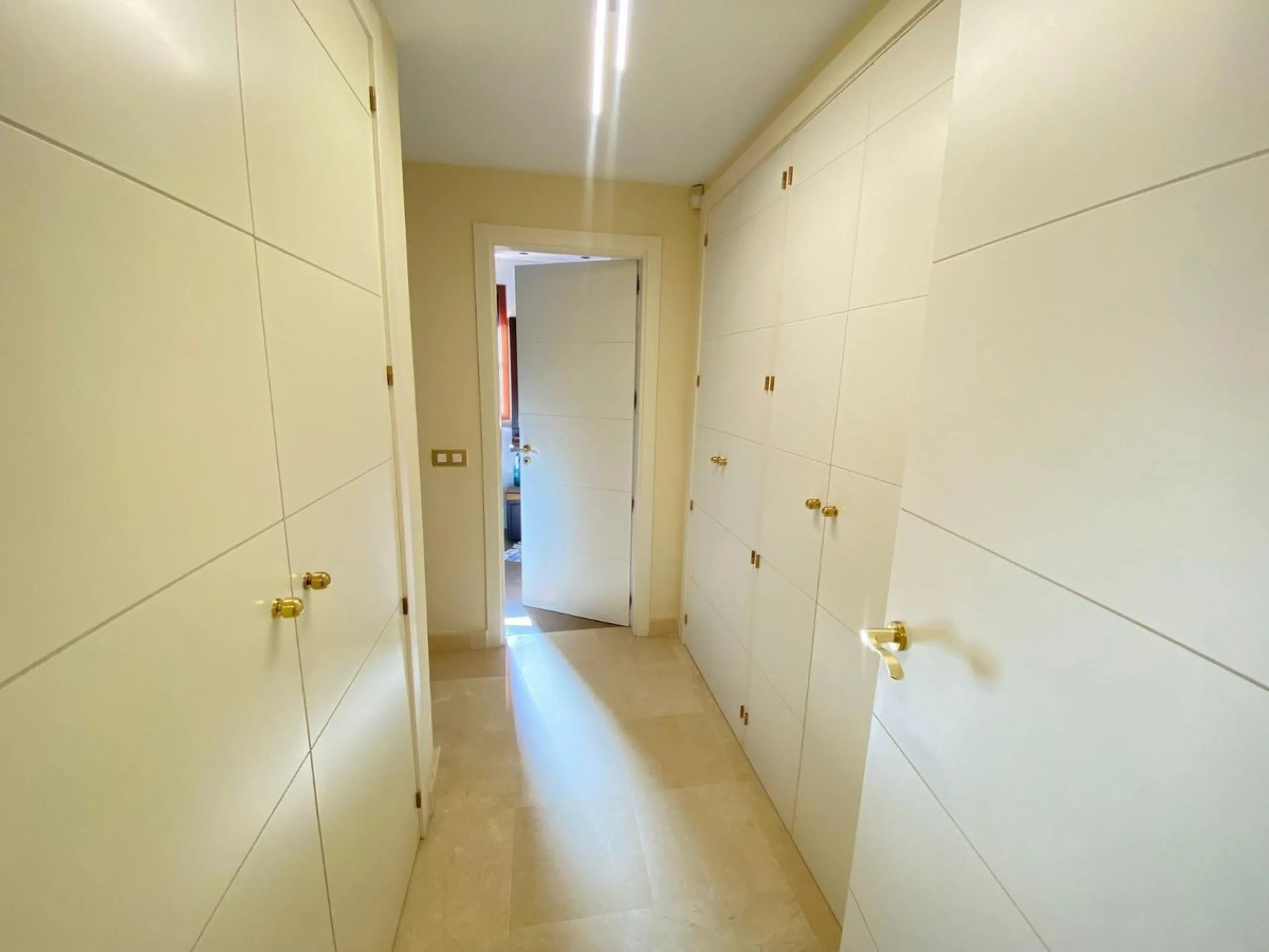 Elegant 3-Bedroom Apartment in Los Gazules del Sol, Benahavís – With Swimming Pools, Gym and More