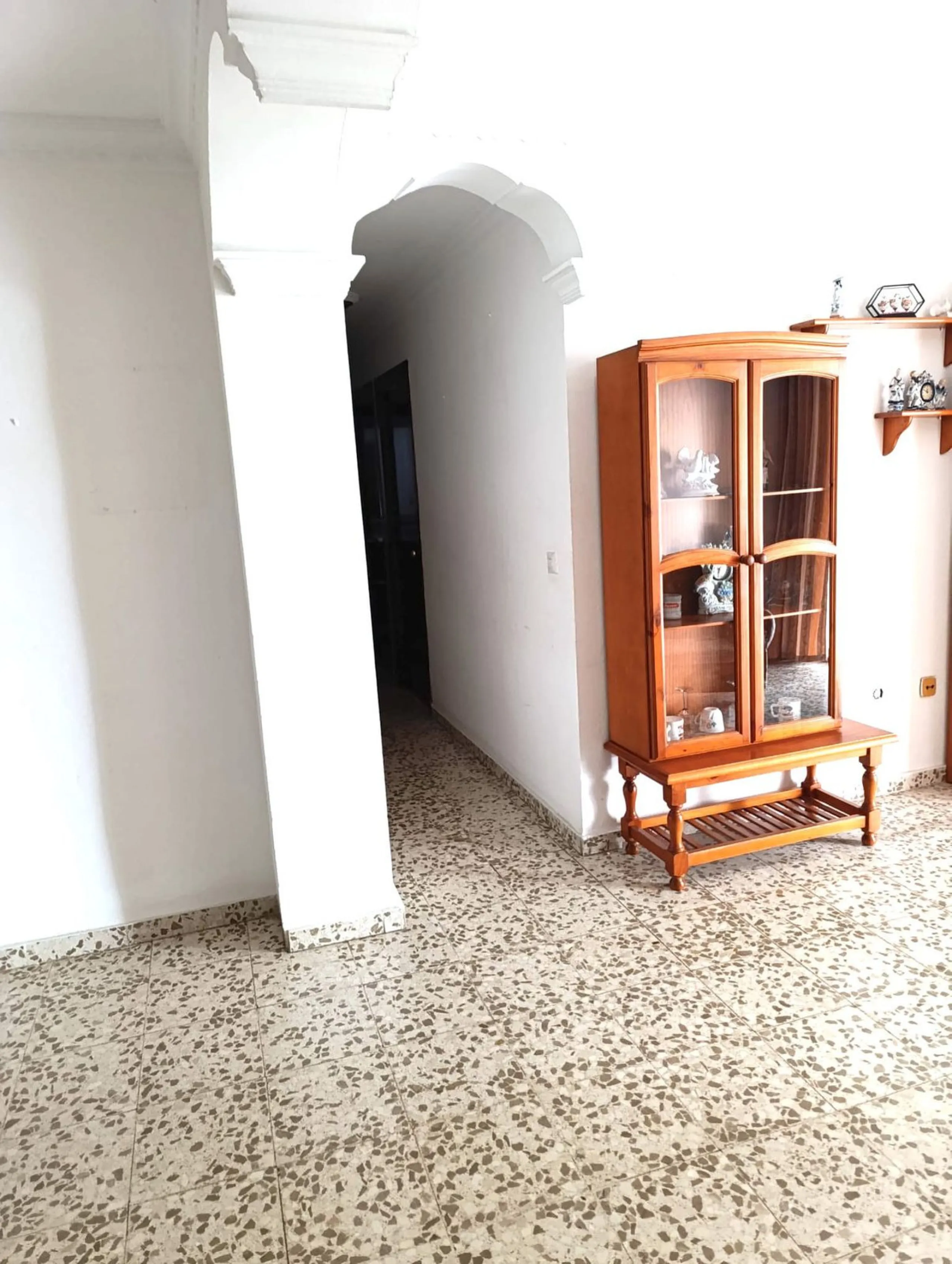 Spacious and Luminous 3-Bedroom Apartment in the Heart of Estepona's Centro – Exterior-Facing with Terrace, Elevator, and Prime Beach Proximity!
