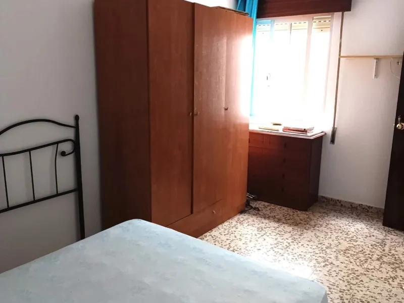 Spacious and Luminous 3-Bedroom Apartment in the Heart of Estepona's Centro – Exterior-Facing with Terrace, Elevator, and Prime Beach Proximity!