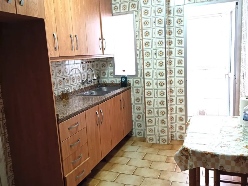 Spacious and Luminous 3-Bedroom Apartment in the Heart of Estepona's Centro – Exterior-Facing with Terrace, Elevator, and Prime Beach Proximity!