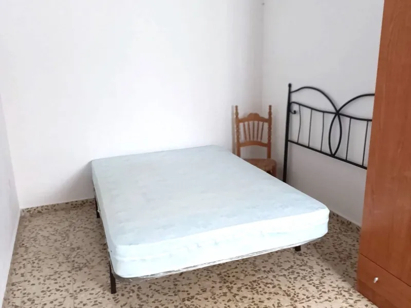 Spacious and Luminous 3-Bedroom Apartment in the Heart of Estepona's Centro – Exterior-Facing with Terrace, Elevator, and Prime Beach Proximity!