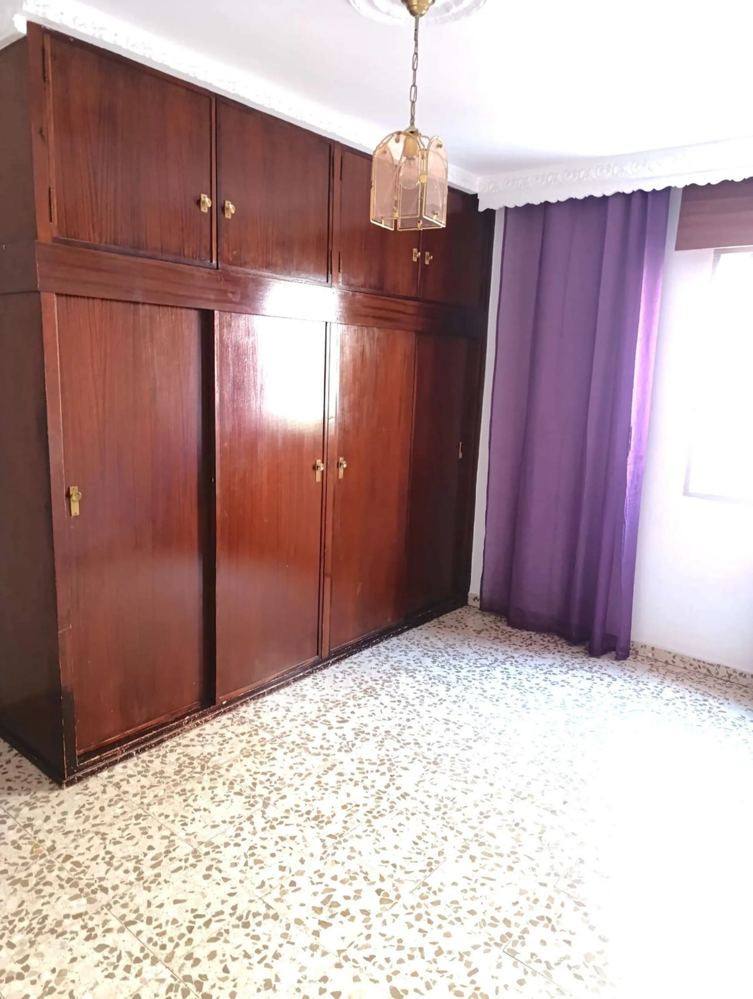 Spacious and Luminous 3-Bedroom Apartment in the Heart of Estepona's Centro – Exterior-Facing with Terrace, Elevator, and Prime Beach Proximity!